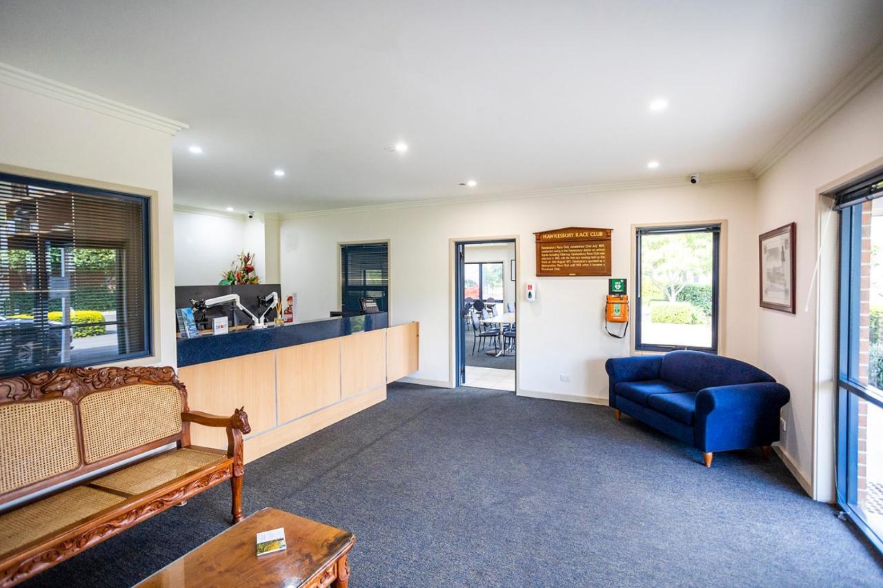 Hawkesbury Race Club Motel Windsor Exteriér fotografie Reception