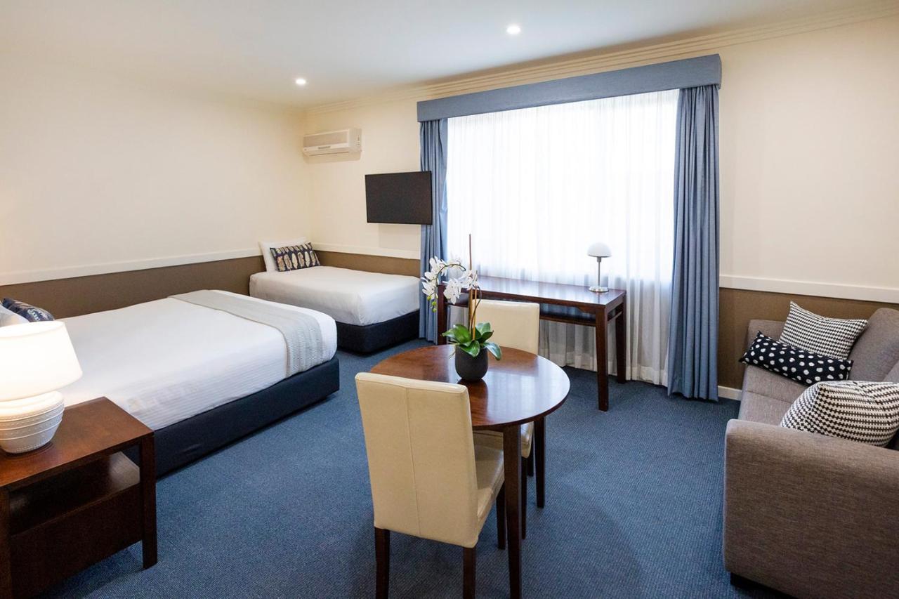 Hawkesbury Race Club Motel Windsor Exteriér fotografie A room at the hotel