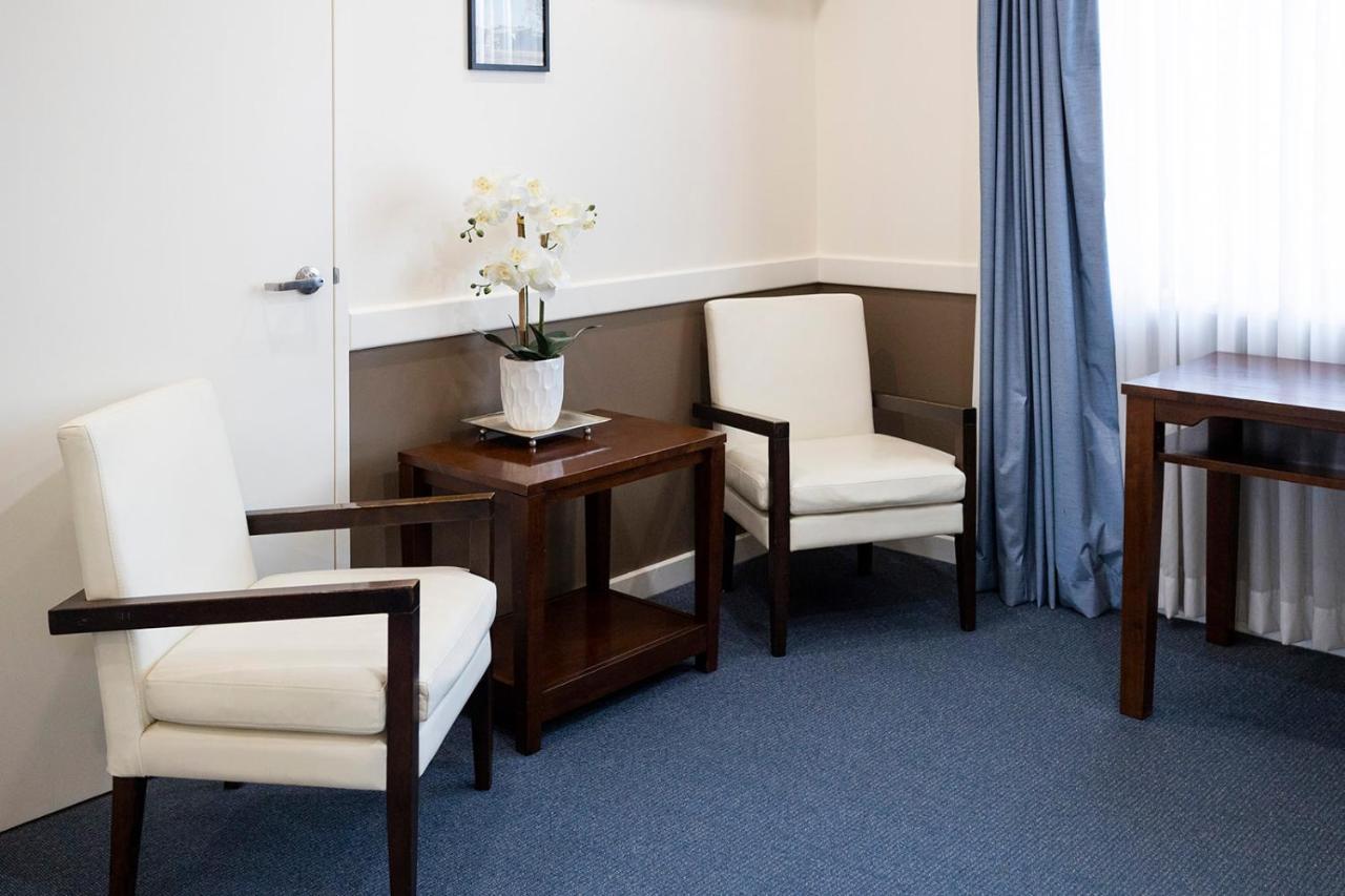 Hawkesbury Race Club Motel Windsor Exteriér fotografie A room at the hotel